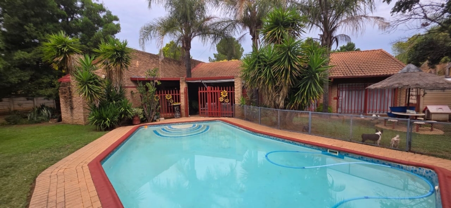 3 Bedroom Property for Sale in Flimieda North West